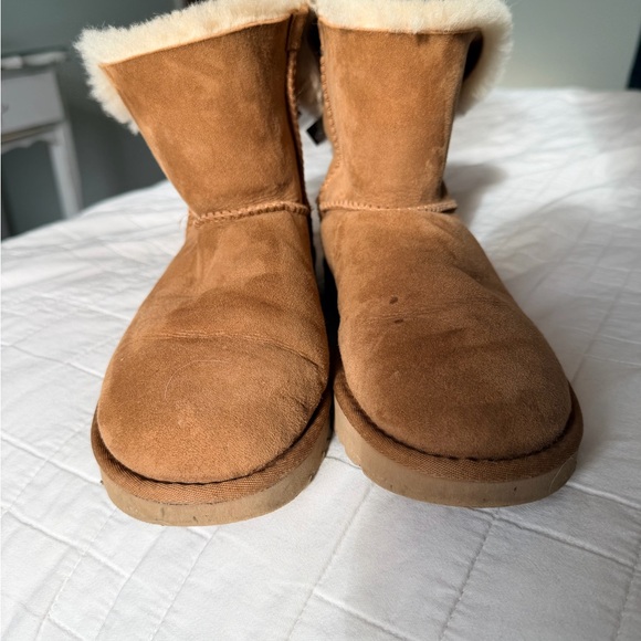 UGG Chestnut Boots with Sheepskin Cuff and Ribbon - Picture 3 of 7